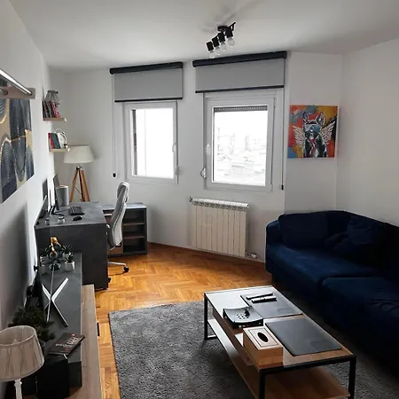 Apartment Penthouse With Garage *